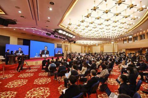 李克強：今年政府支出更多向民生領(lǐng)域傾斜，特別是義務(wù)教育和基本醫療